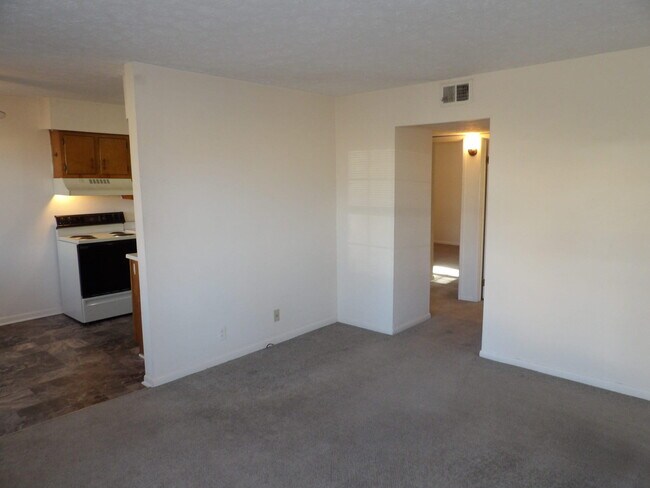 Building Photo - 258 Meadowview Dr