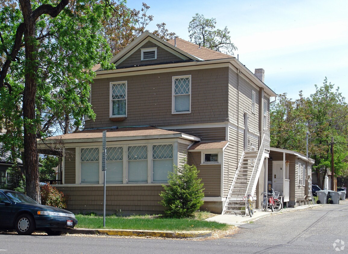 Building Photo - 712 N 9th St