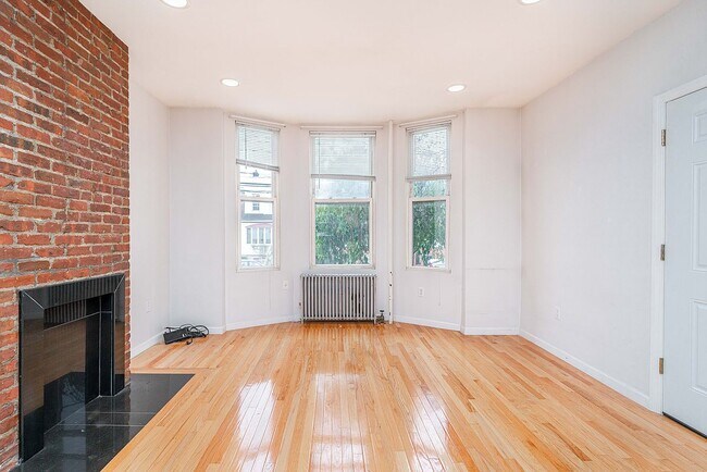 Building Photo - 2122 43rd St