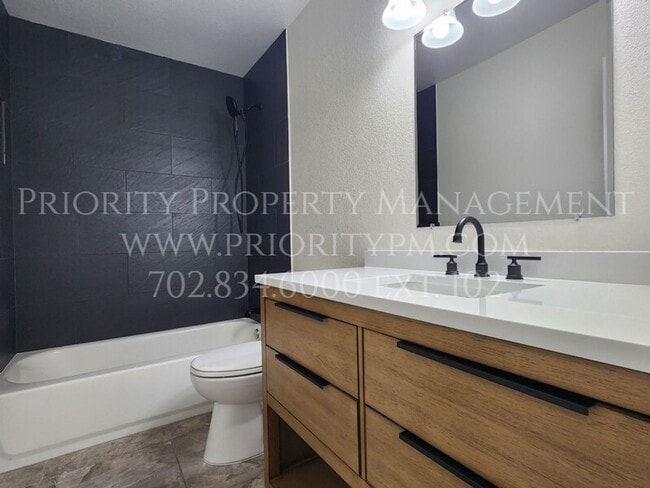 Foto del edificio - GORGEOUS SPRING VALLEY COTTAGE !  2 Bed + ...