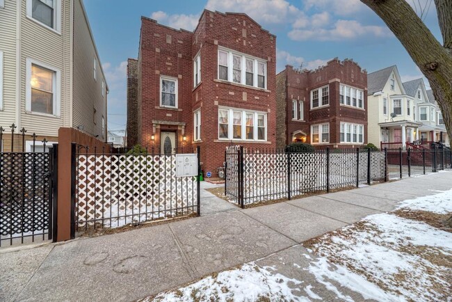Building Photo - 1941 N Harding Ave