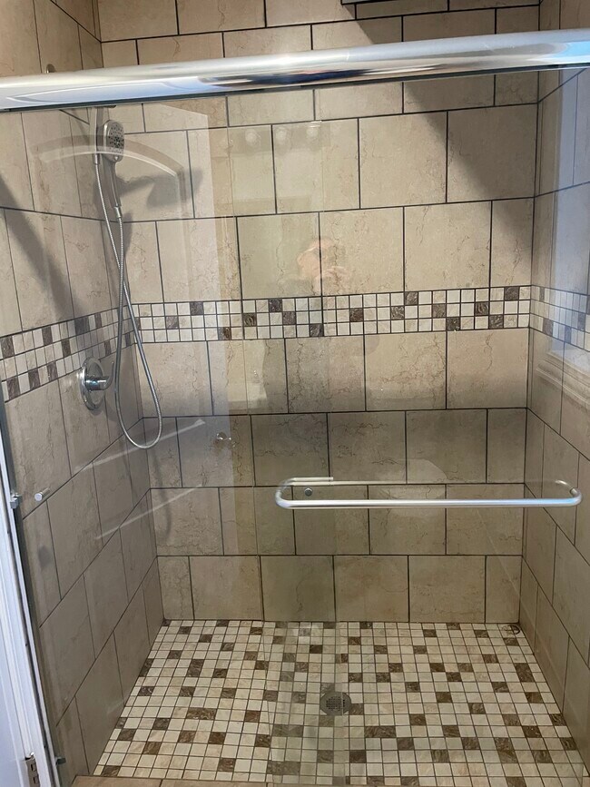 Foto del edificio - 6027 W Giddings St