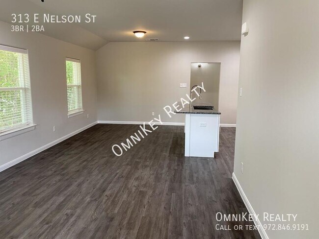 Foto del edificio - 313 E Nelson St
