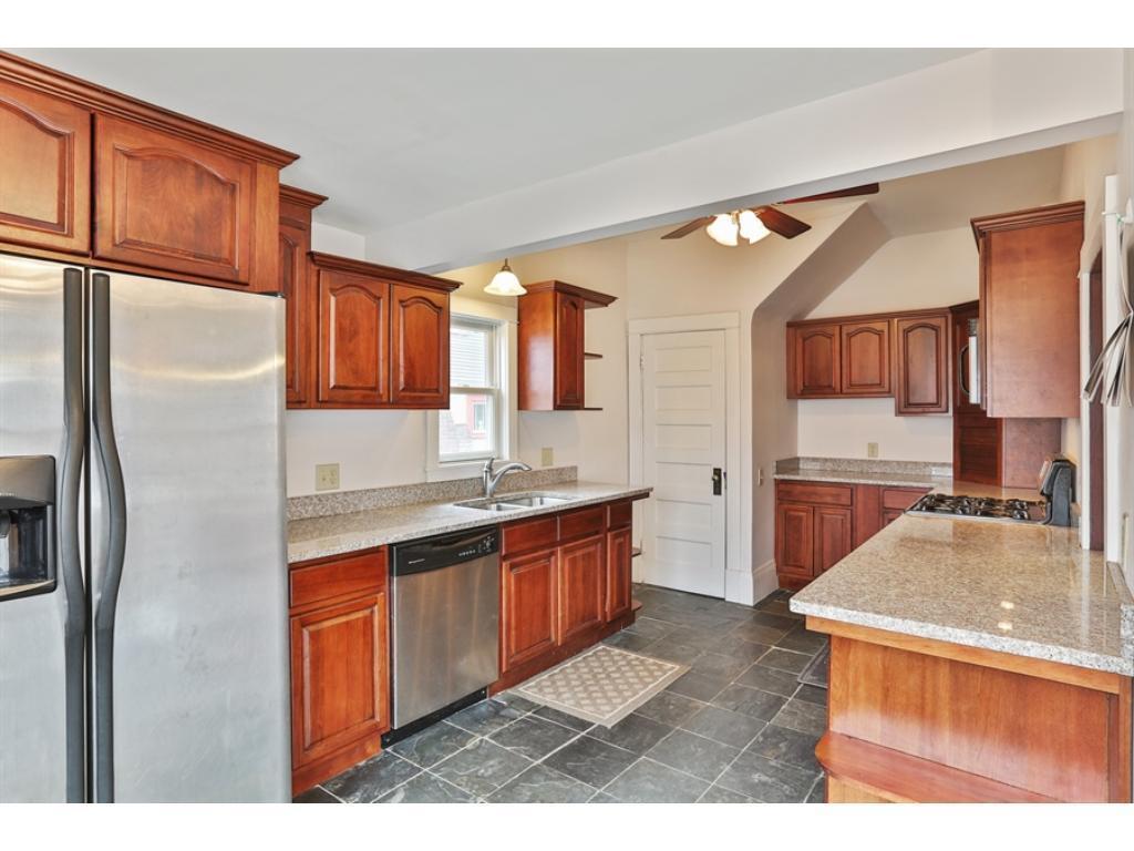 Foto principal - 1826 E Franklin Ave