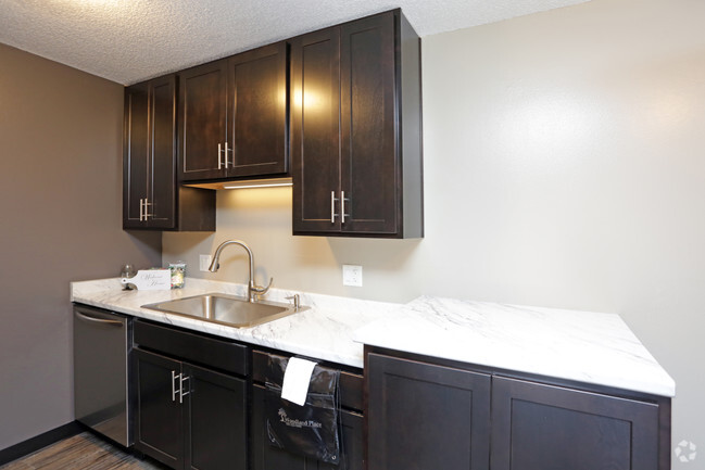 Kitchen - Woodland Place Apartments