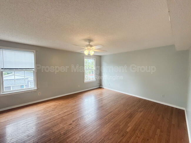 Photo - 40 Reid St House