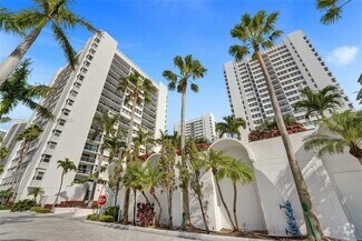 Building Photo - 1904 S Ocean Dr