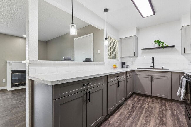 Building Photo - evRIA Diamond Valley