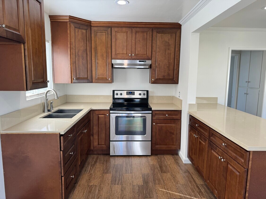 Foto principal - 2417 Huntington Ln
