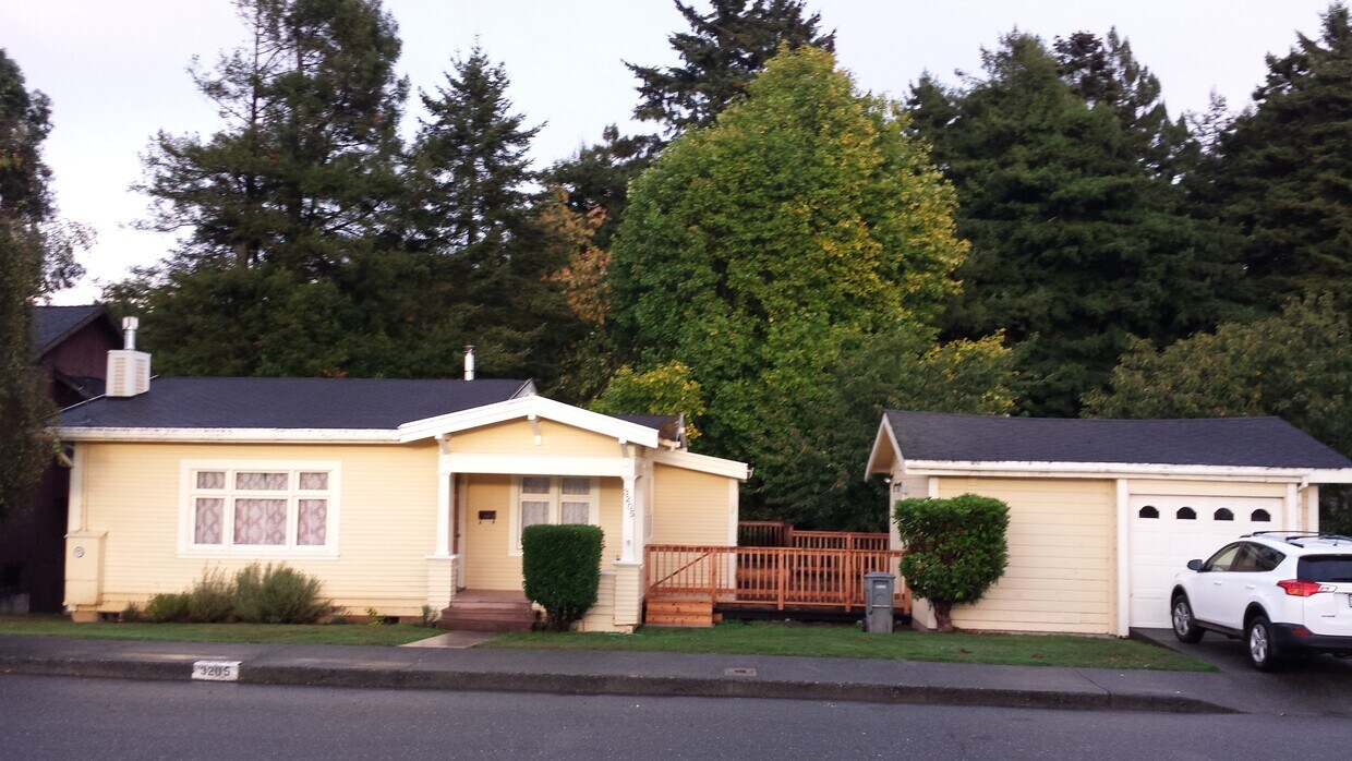 3205 N St, Eureka, CA 95503 House Rental in Eureka, CA