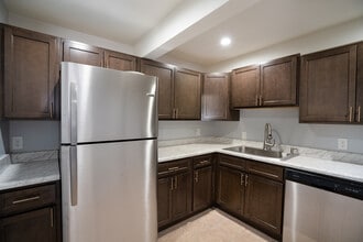 Building Photo - 110 Lark St