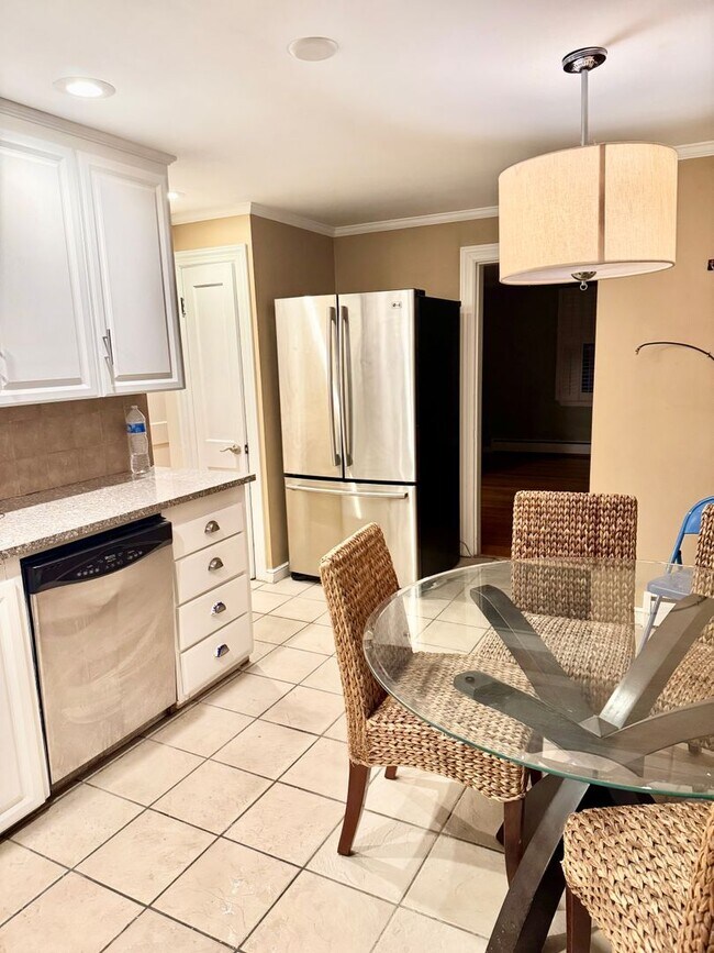 Foto del edificio - Updated 4 Bedroom House