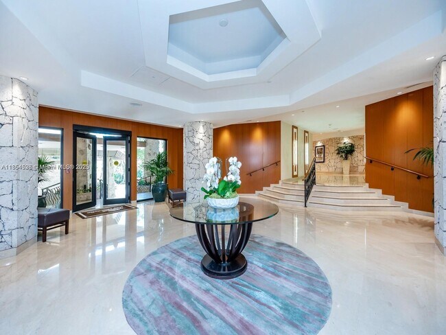 Foto del edificio - 1121 Crandon Blvd