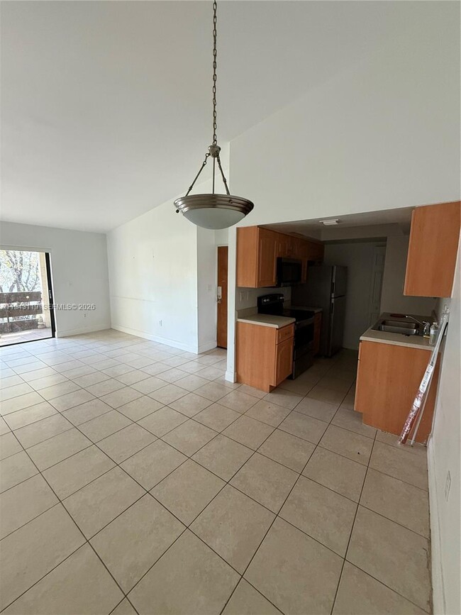 Building Photo - 8811 SW 123rd Ct