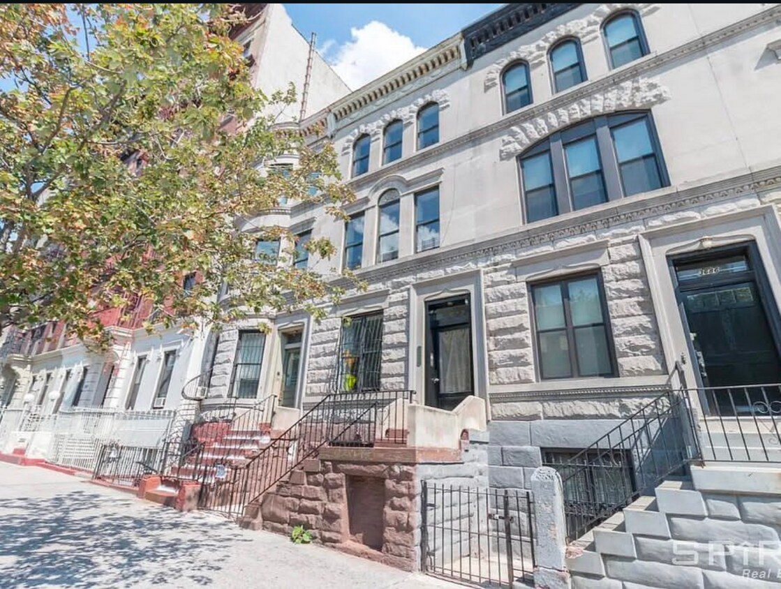 Primary Photo - 3688 Broadway