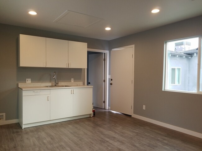 Foto del edificio - 11129 Archwood St