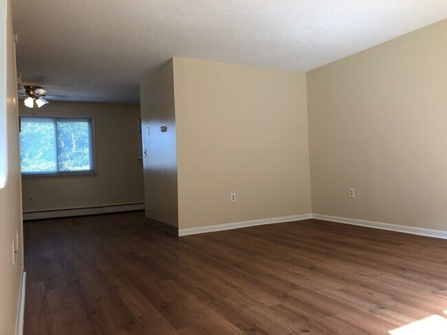 Foto del edificio - Newly Renovated 2 Bedroom