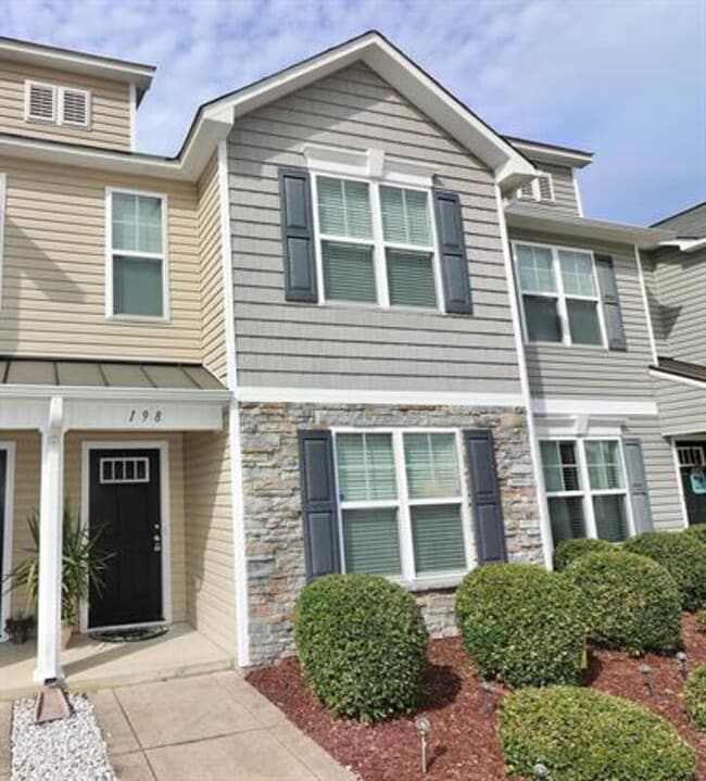 Foto del edificio - 198 Collinwood Dr