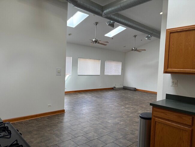 Foto del edificio - 16649 Oak Park Ave