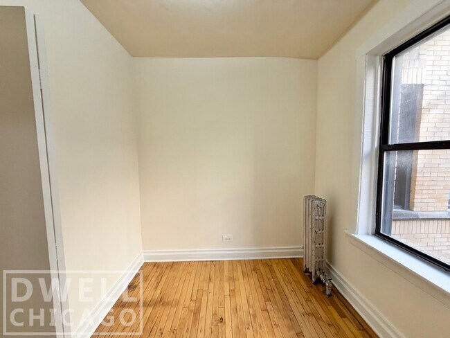 Foto del edificio - 1540 N Kedzie Ave
