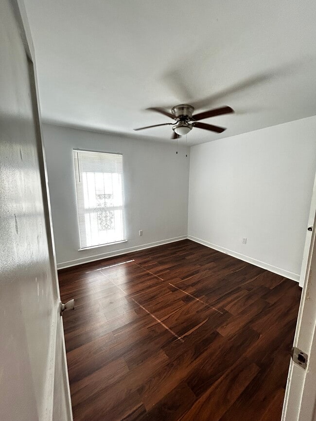 2nd Bedroom - 4234 University St