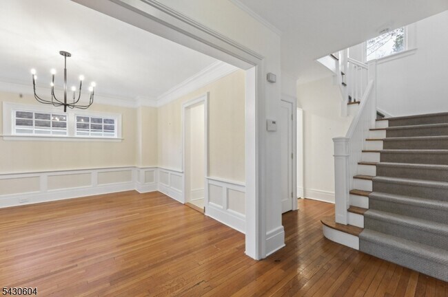 Foto del edificio - 190 Fernwood Ave