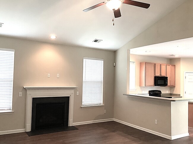 Building Photo - 8029 Hyannis Ct