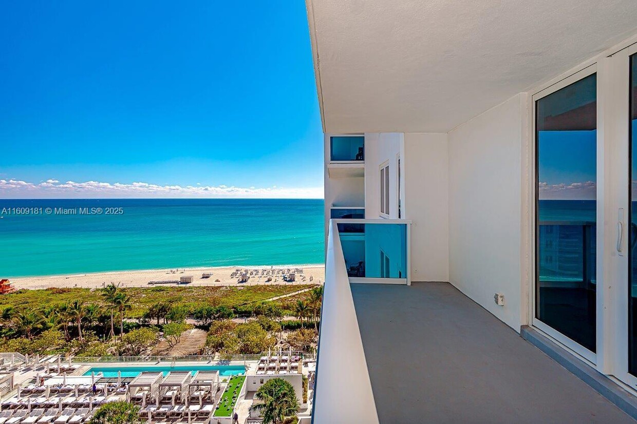 Primary Photo - 2301 Collins Ave