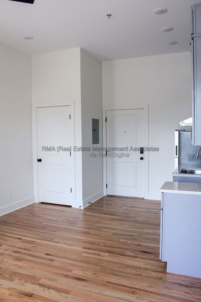 Building Photo - 6 Zebulon Street
