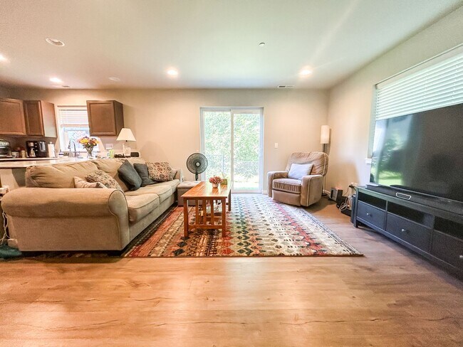 Foto del edificio - Newly Built 4bd 2.5ba in LSSD