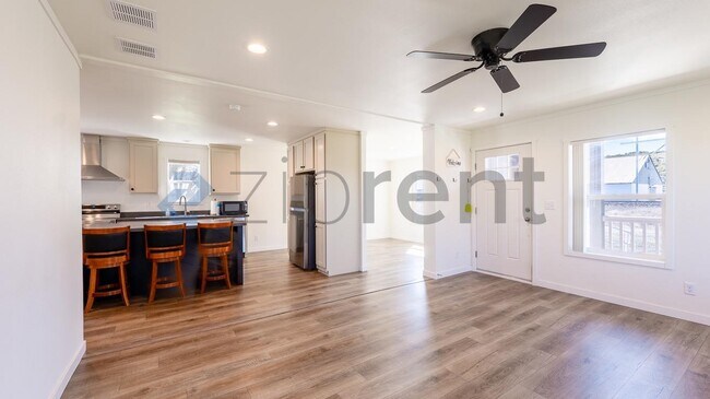 Foto del edificio - 23143 Lowe Rd E