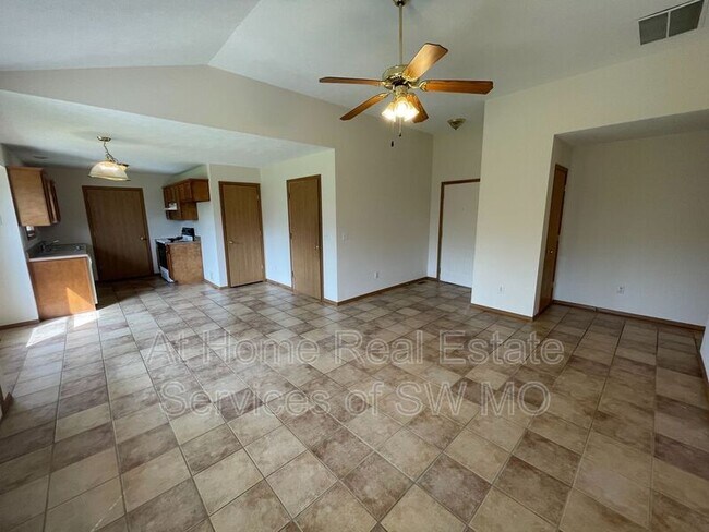 Foto del edificio - 3263 W Scott St