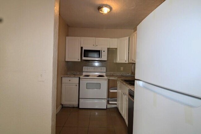 Foto del edificio - 1205 W 24th St
