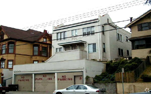 Building Photo - 254 Oakland Ave