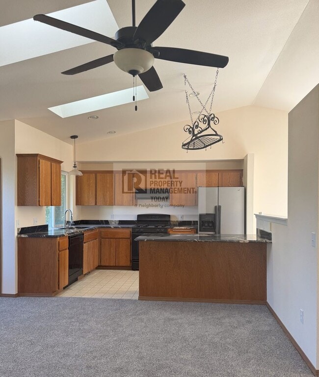 Building Photo - Stunning 3 Bedroom Rambler! Great Location!