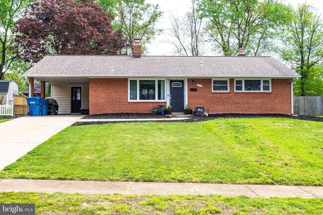 Foto del edificio - 8107 Bullock Ln