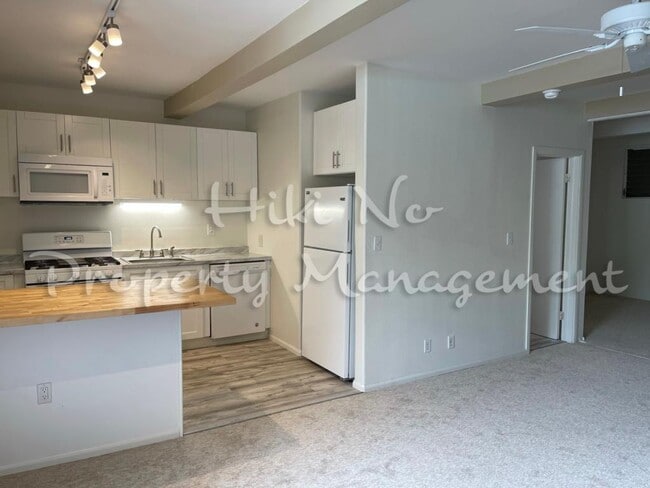 Building Photo - 75-5873 WALUA RD.Apt 118