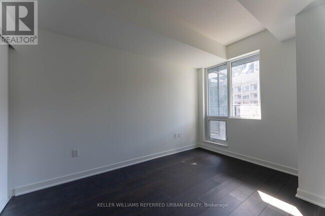 Building Photo - 115-115 Blue Jays Way