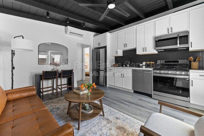 Foto del edificio - 2722 Nye St