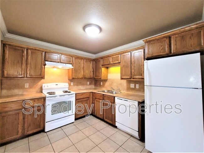 Building Photo - 4850-48205 205 Loop