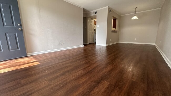 Building Photo - 2825 Bellefontaine Blvd