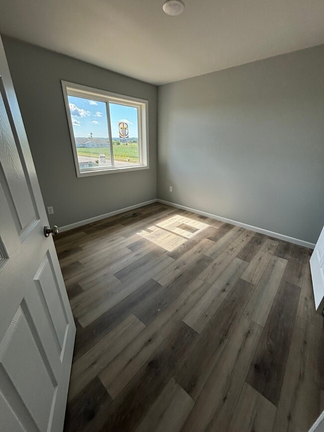 Building Photo - Sunrise Apartments