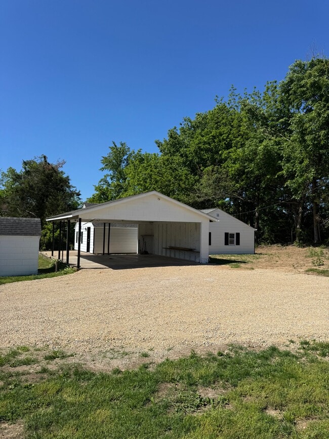 Building Photo - 3485 Bray Rd