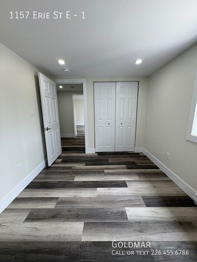 Photo du bâtiment - Amazing Two Bedroom Main Floor Unit