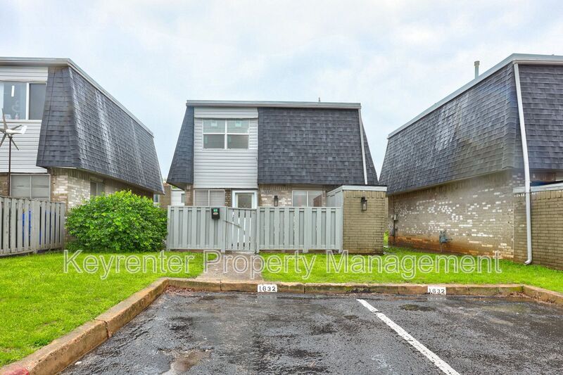 Primary Photo - 1632 Glenn Bo Dr