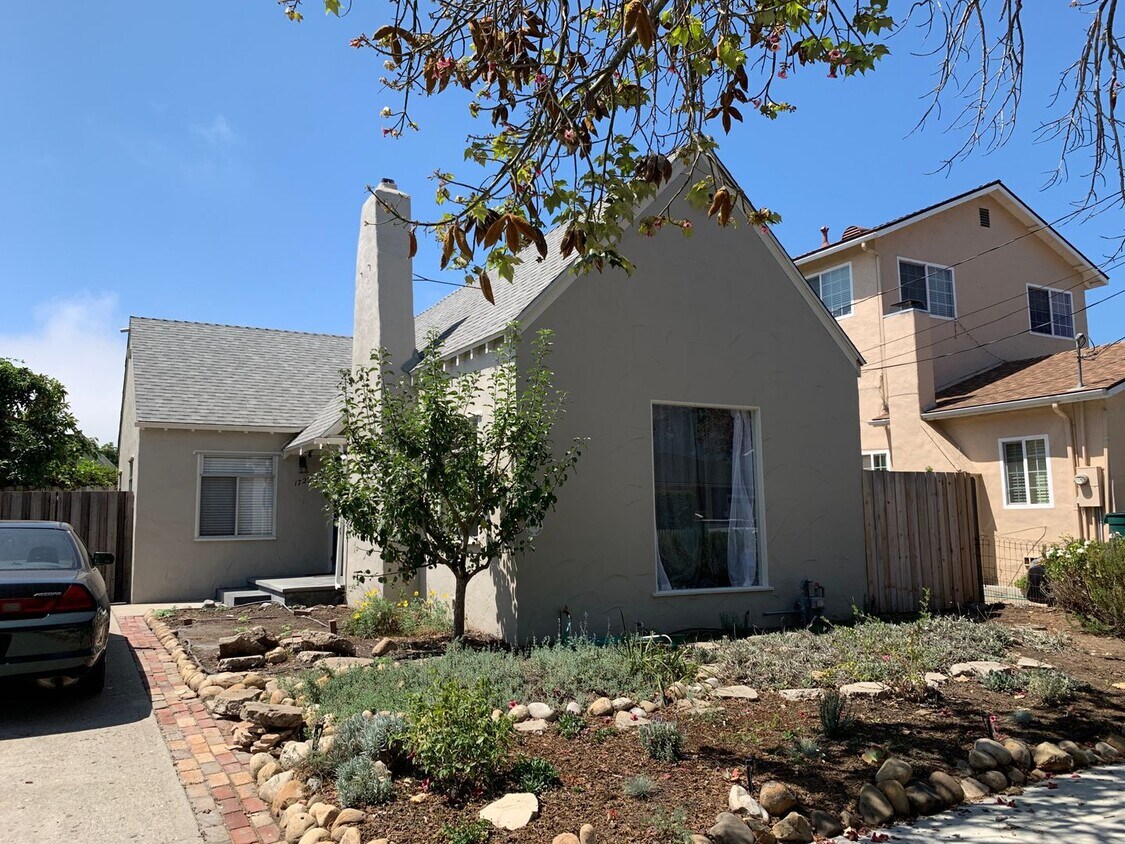 Primary Photo - Terrific and Spacious Two Bedroom Westside...