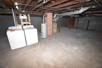 Building Photo - 131 Melrose Ave S