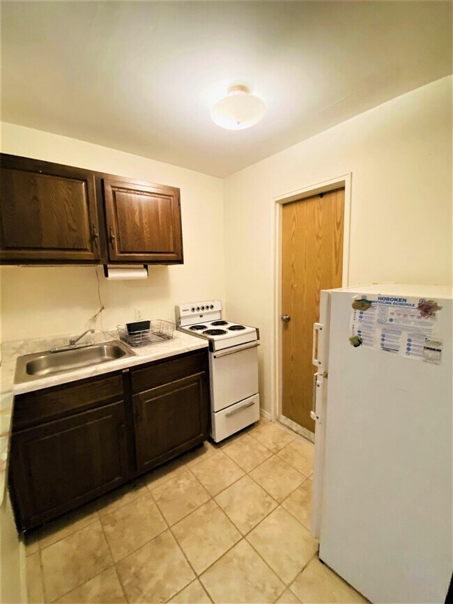 Building Photo - 58 2nd St
