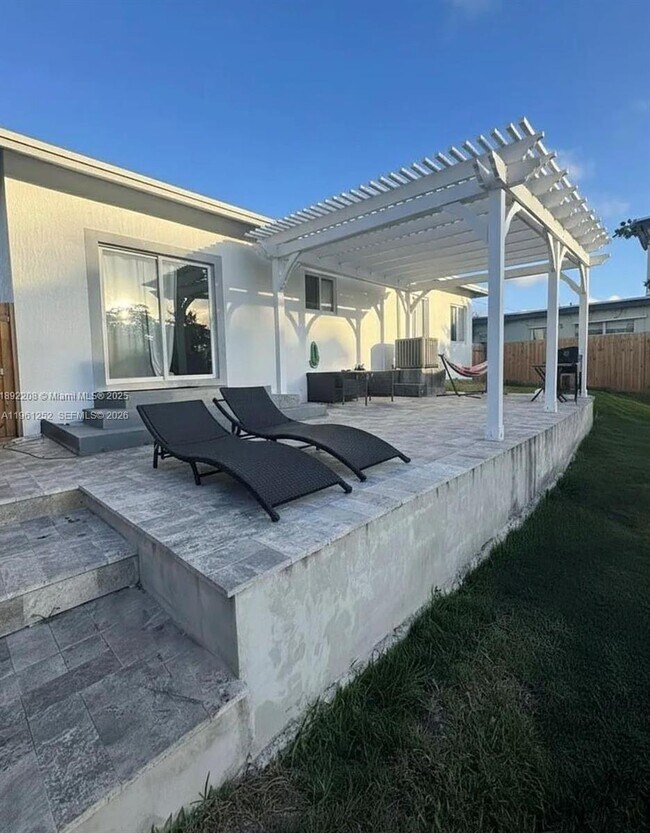 Foto del edificio - 655 NW 24th Ave