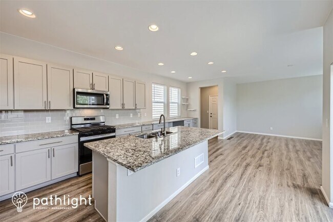 Foto del edificio - 4726 Helena St